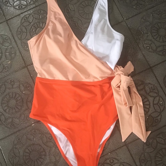 NWT Cupshe Colourblock One Piece Swimsuit - Picture 2 of 6